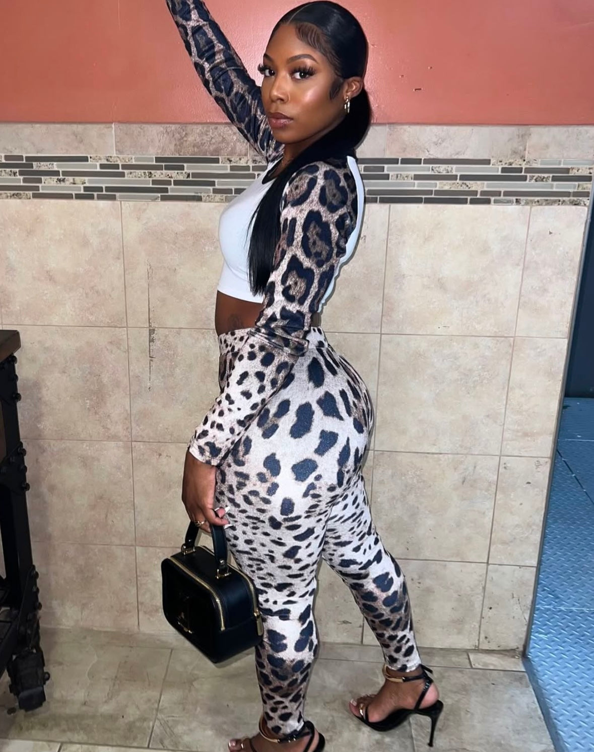 Her Set